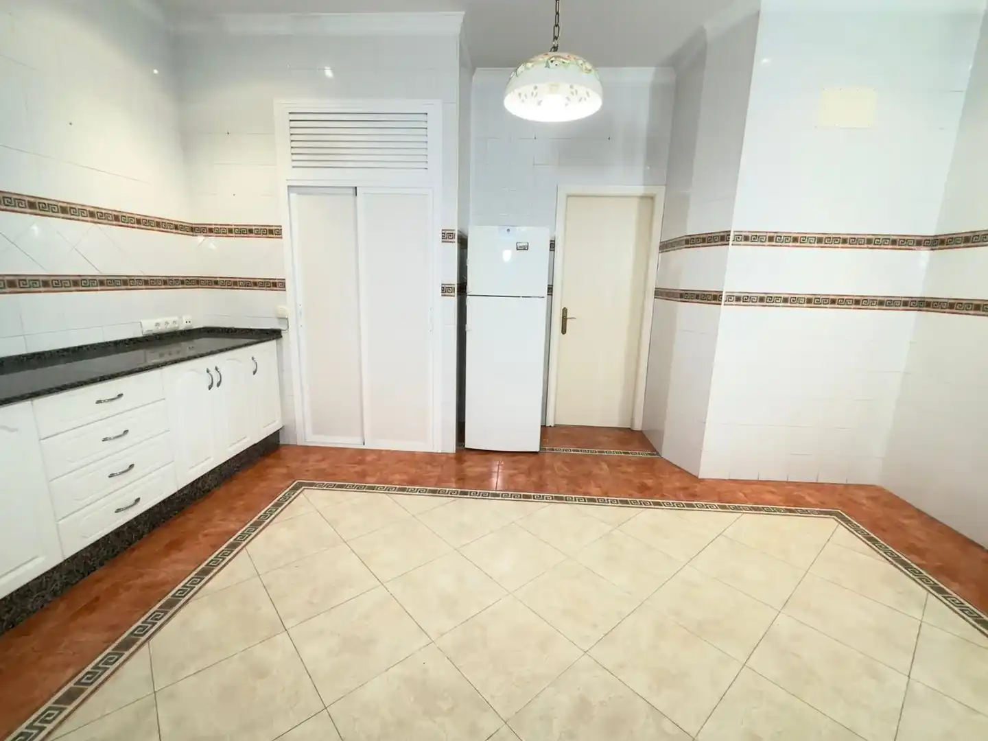 Kitchen of Houses for sale in San Fernando