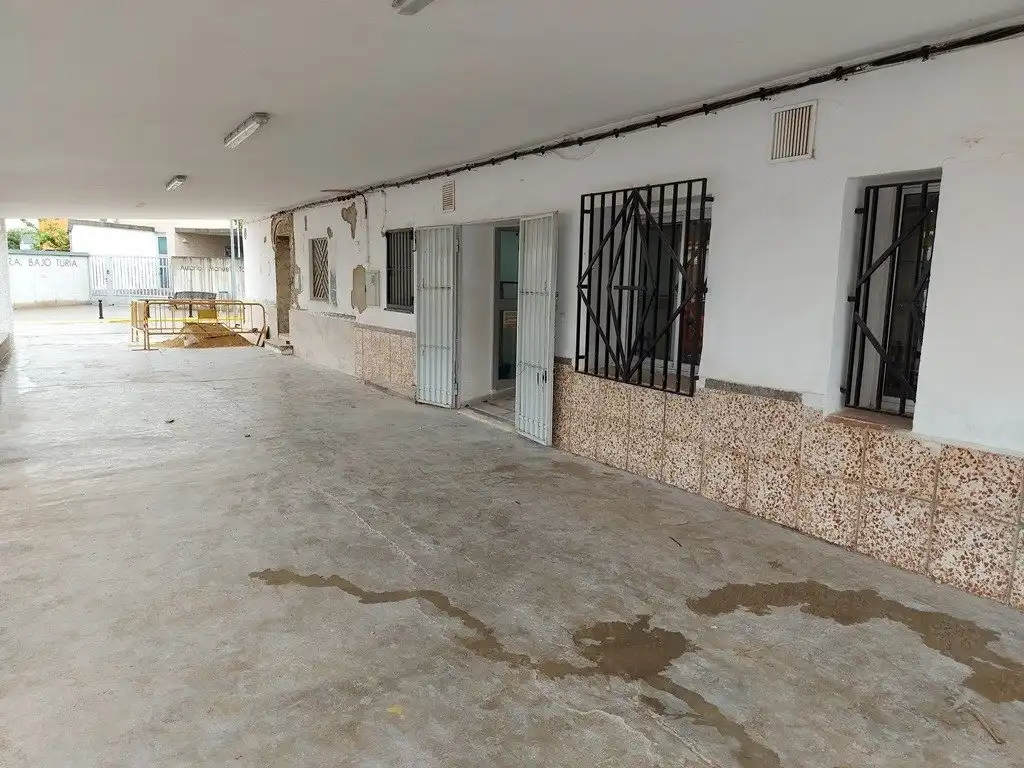 Commercial properties for sale in Domeño