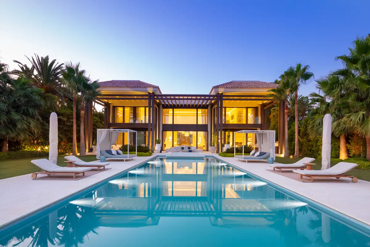 Chalet con terraza en venta en Nueva Andalucía