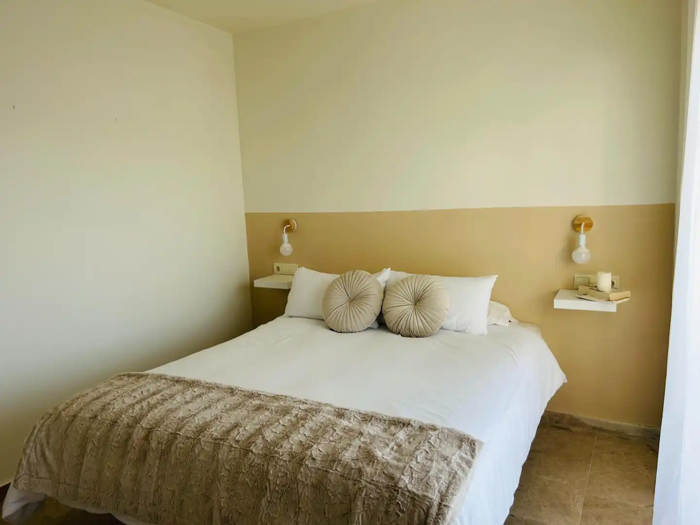 Schlafzimmer von Wohnungen zur Miete in Mijas mit Klimaanlage, Terrasse und Möbliert