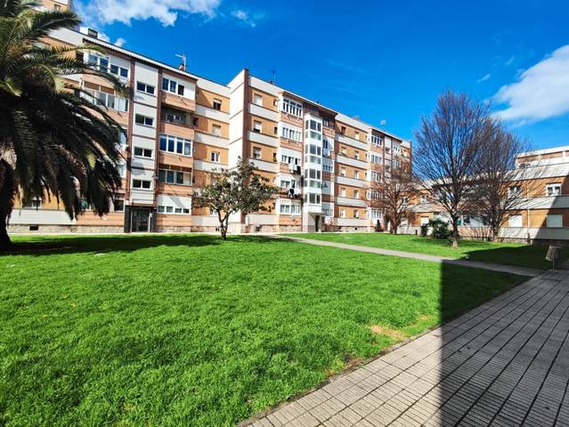 Piso en Venta en Pumarín