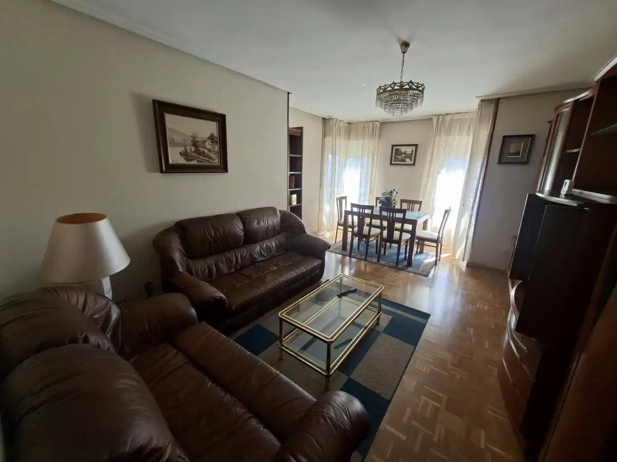 Sala de estar de Piso en venta en Vitoria - Gasteiz con Calefacción, Parquet y Terraza