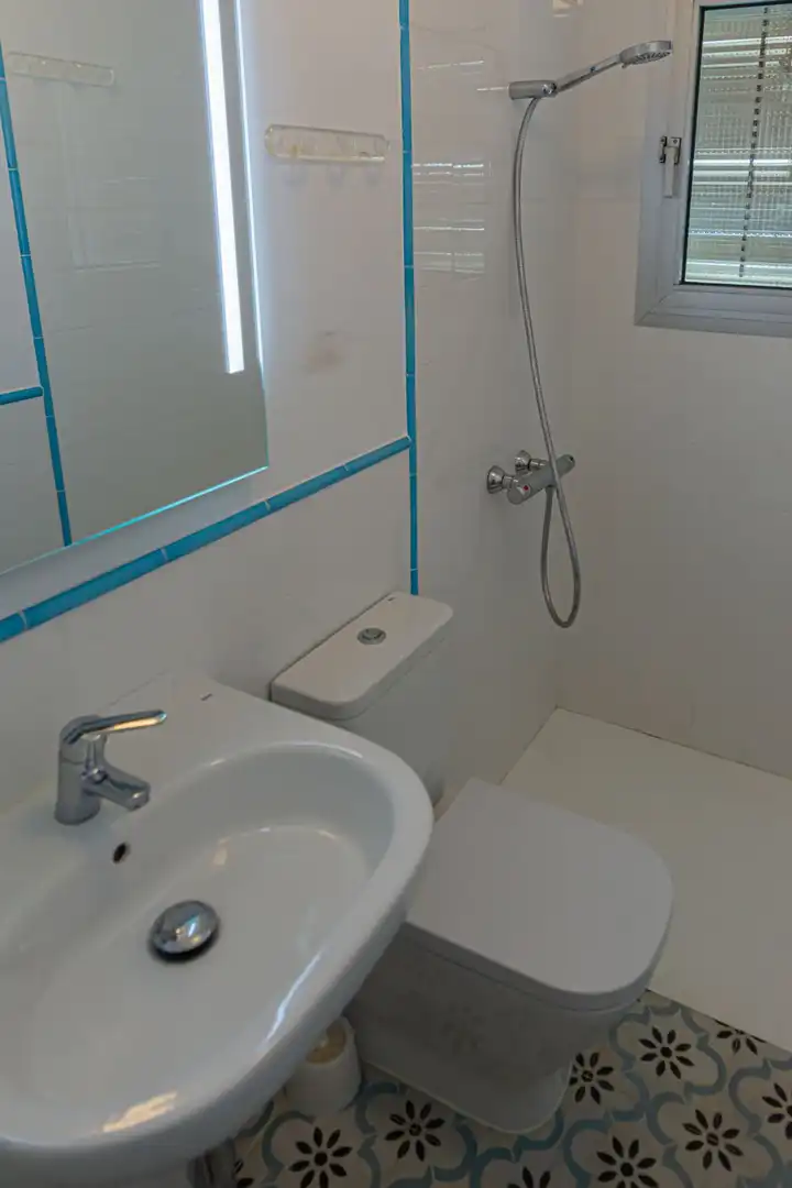 Bathroom of Flat for sale in Nervión