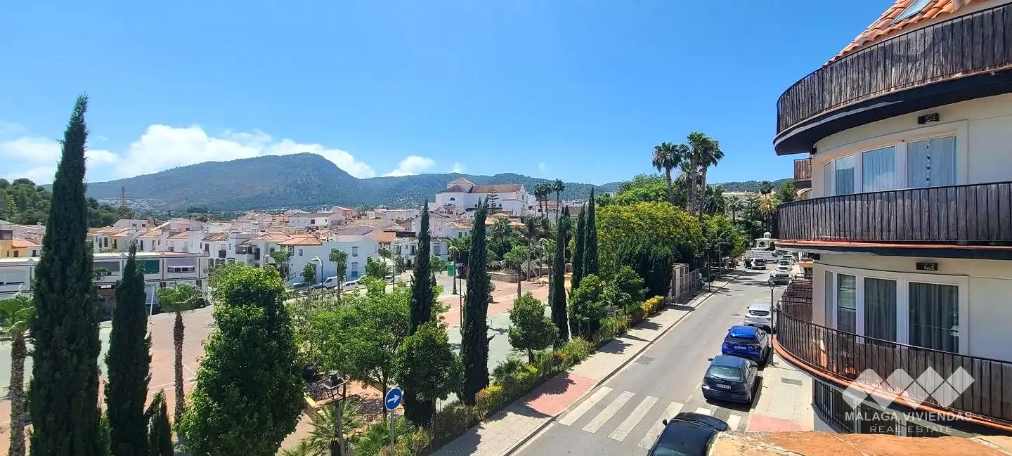 Vista exterior de Àtic en venda en Alhaurín de la Torre amb Aire condicionat, Terrassa i Traster