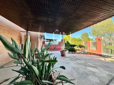 Casa a schiera con balcone in vendita a Altorreal - El Chorrico