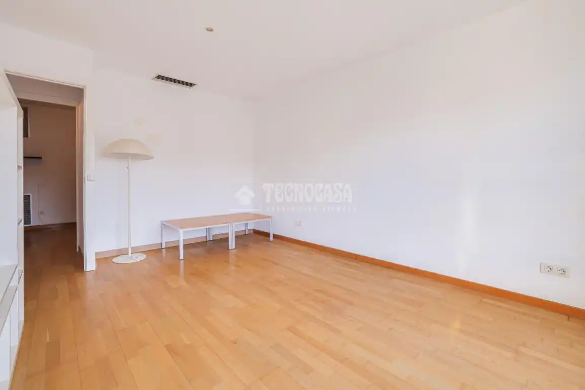 Sala de estar de Piso en venta en Barcelona con Aire acondicionado, Parquet y Balcón
