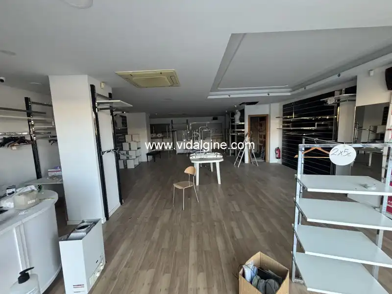 Local comercial en venda a Carrer de Pere III, imagen 4