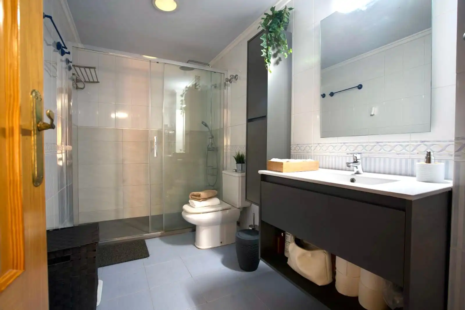 Baño de Piso en venta en La Pobla de Farnals con Aire acondicionado, Horno y Balcón