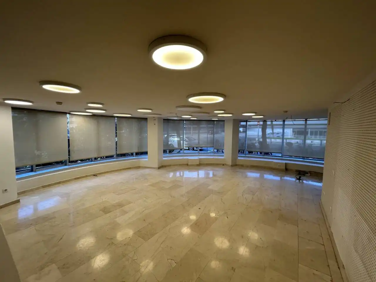 Premises for rent in  Barcelona Capital  with Air Conditioner