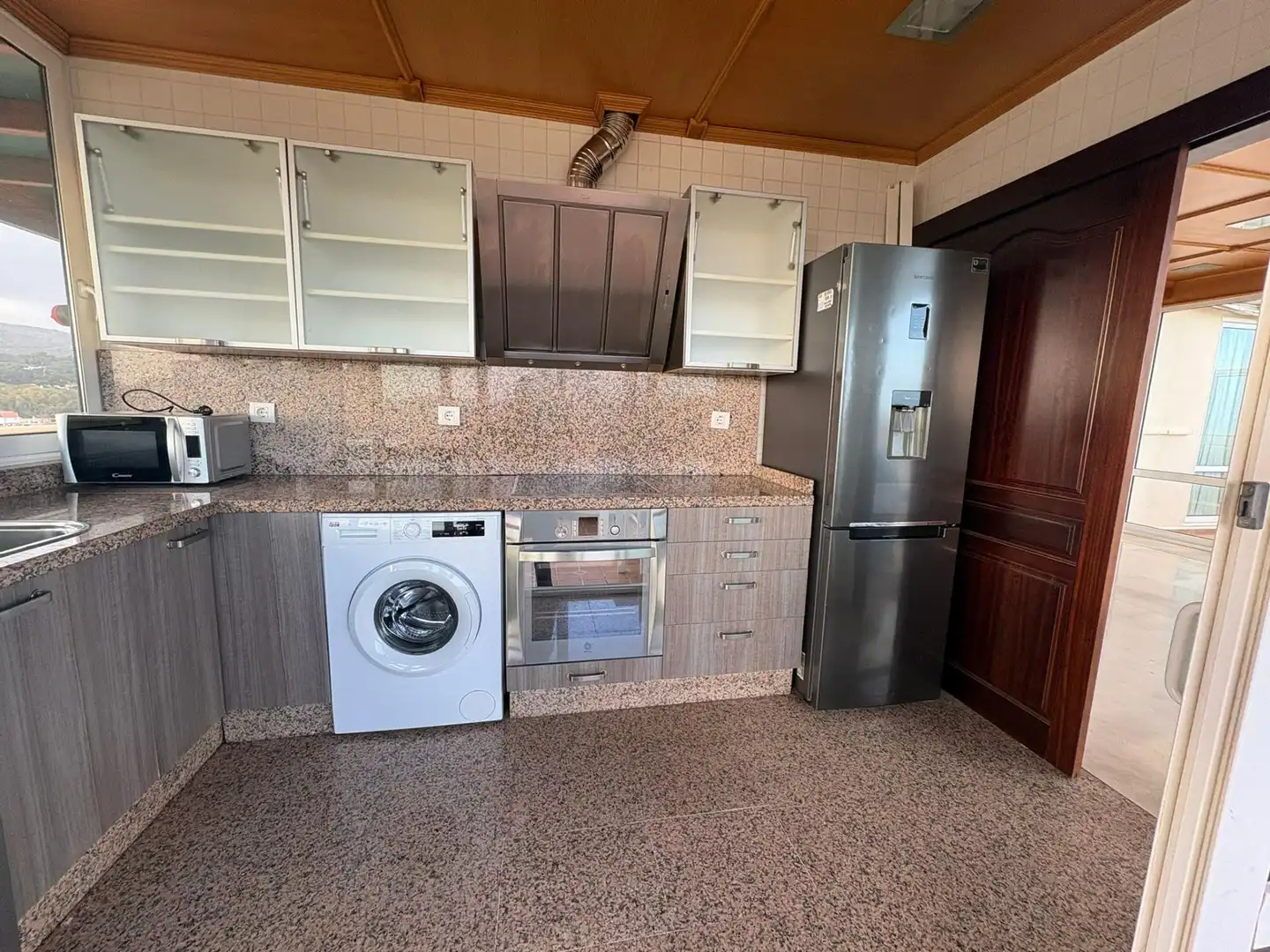 Cocina de Ático de alquiler en Torremolinos con Aire acondicionado, Calefacción y Jardín privado