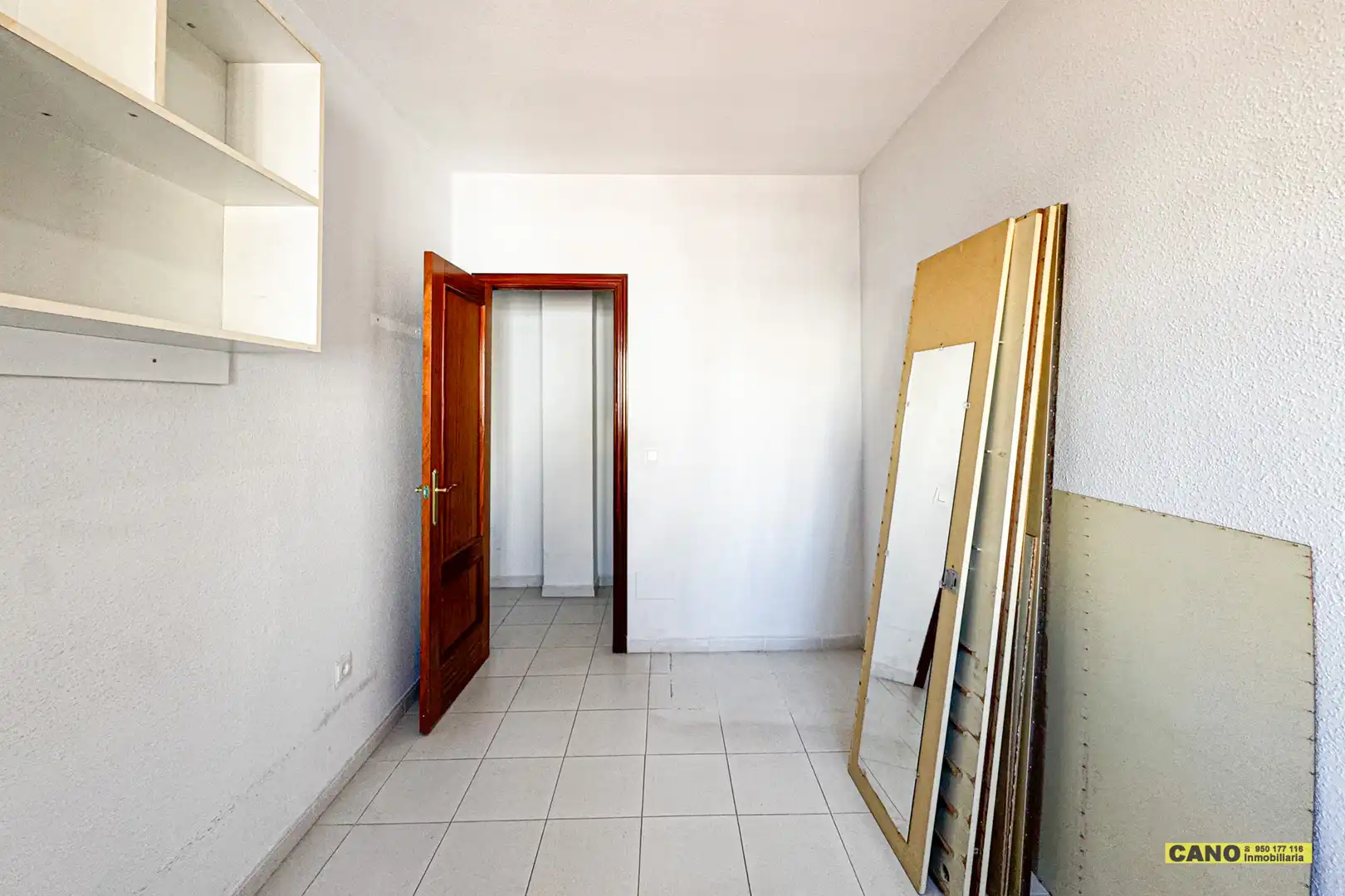 Habitación de Piso en venta en Almería con Terraza y Trastero
