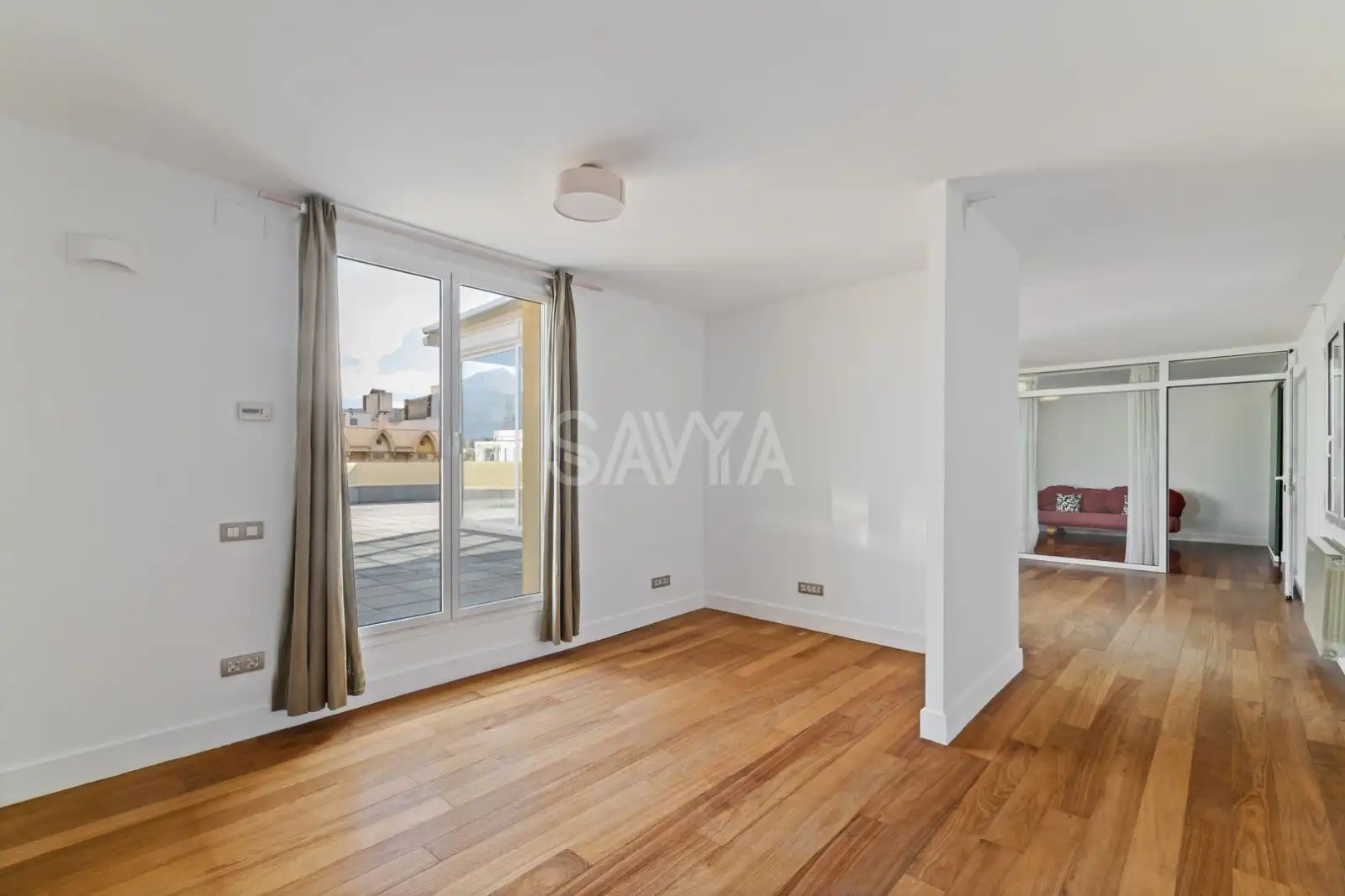 Exterior view of Office for sale in Barcelona