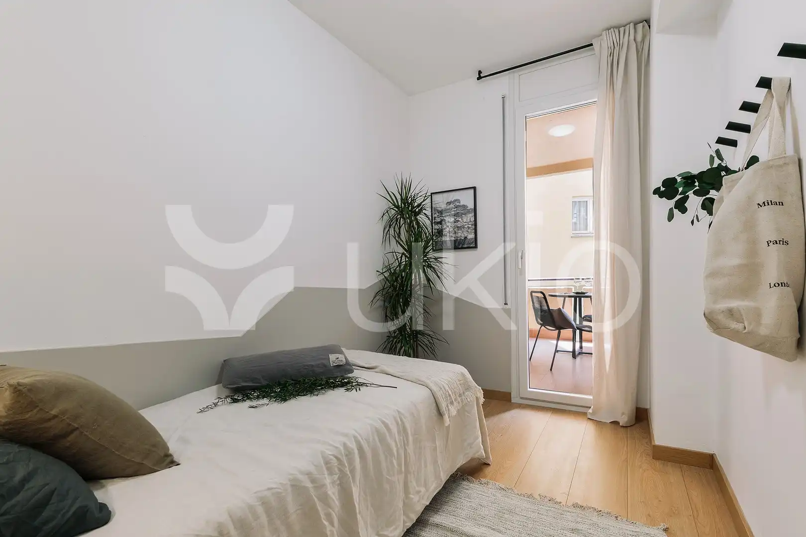 Habitación de Apartamento de alquiler en Barcelona con Aire acondicionado, Calefacción y Amueblado