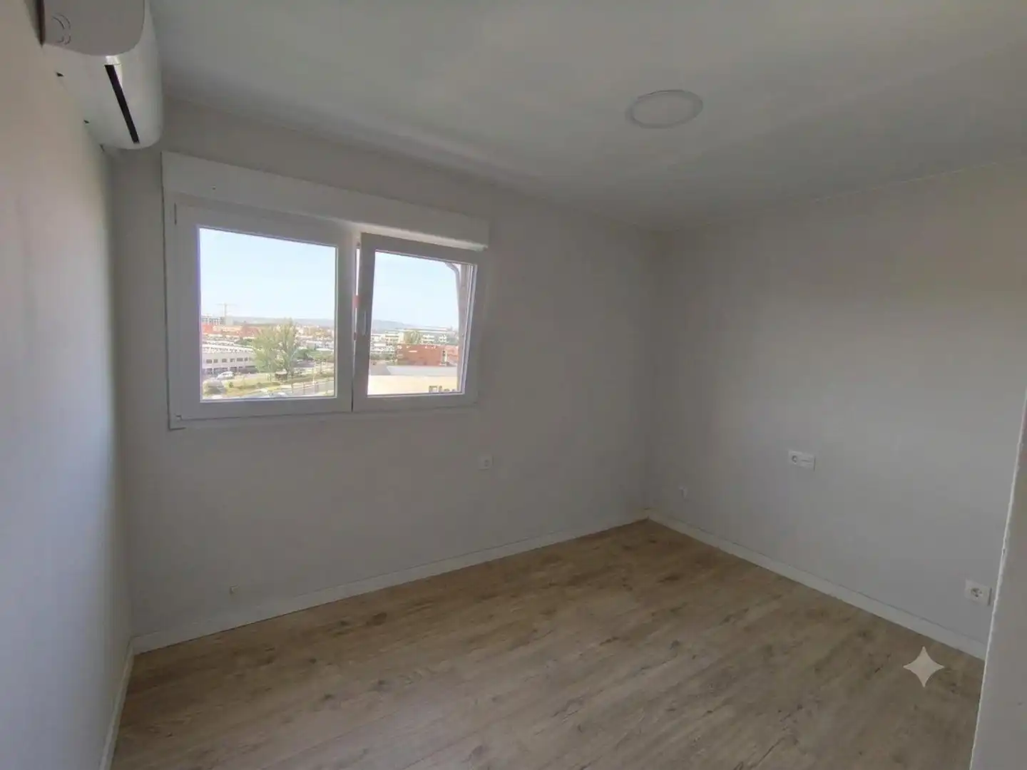 Bedroom of Attic for sale in Zaragoza  with Air Conditioner, Terrace and Balcony