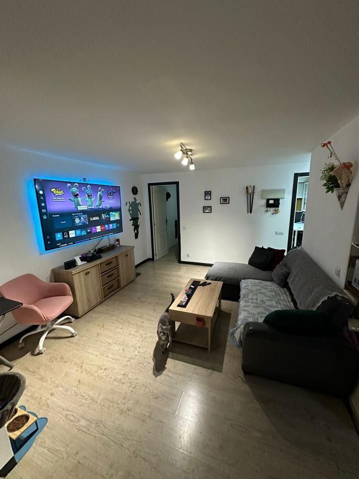 Living room of Flat for sale in  Madrid Capital  with Storage room