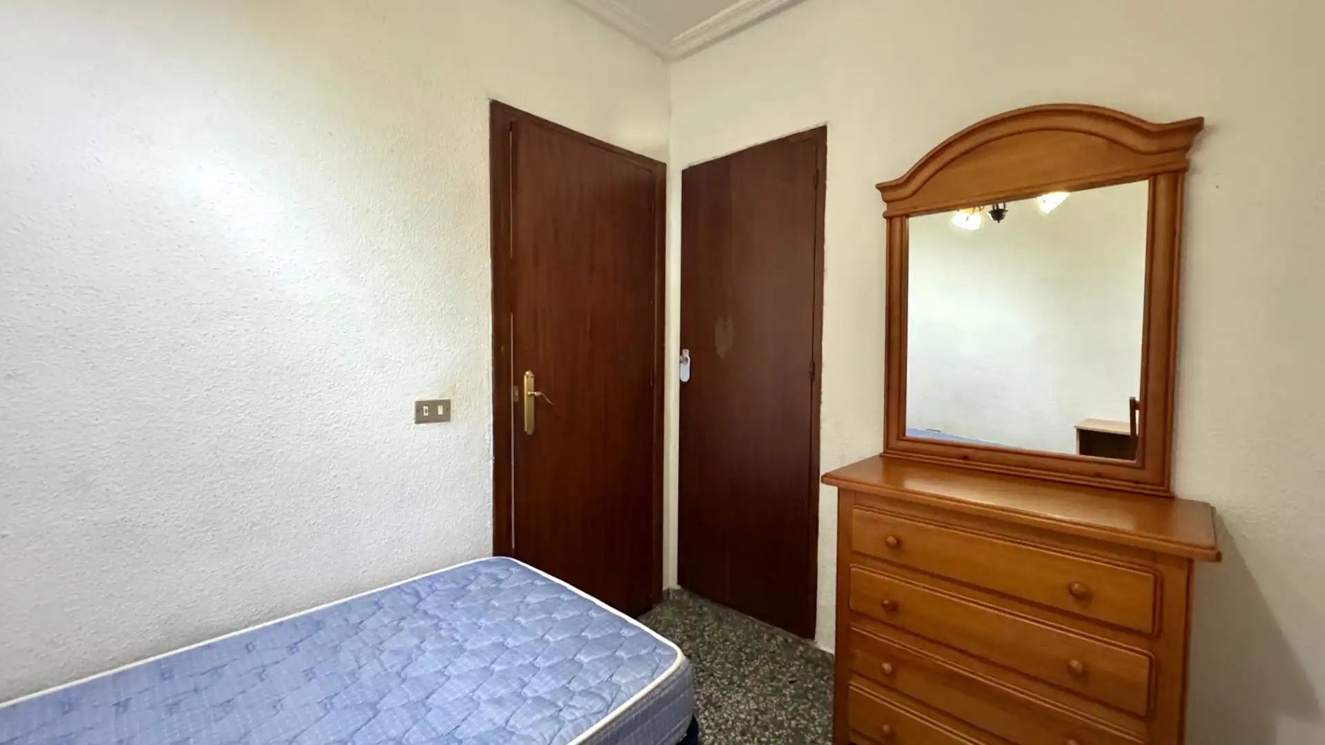 Dormitori de Pis en venda en Cáceres amb Calefacció, Terrassa i Moblat