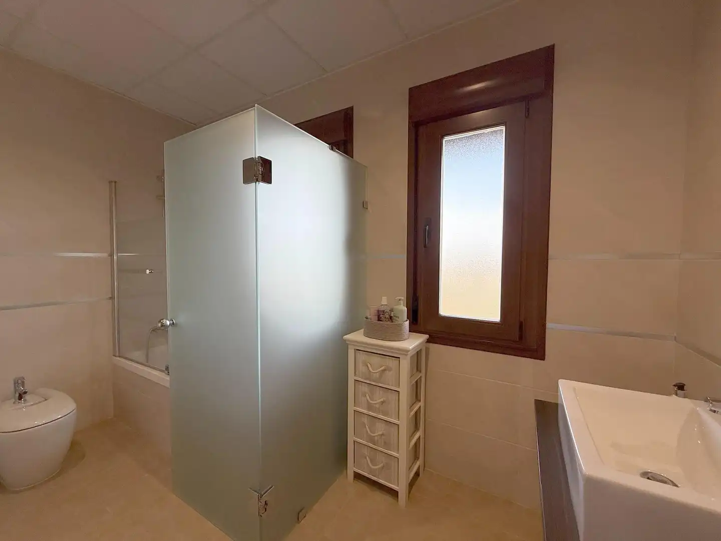 Baño de Casa o chalet en venta en Cadrete con Aire acondicionado, Calefacción y Jardín privado
