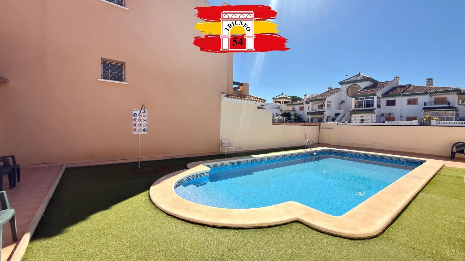 Piscina de Casa adosada en venta en Pilar de la Horadada con Aire acondicionado, Jardín privado y Amueblado