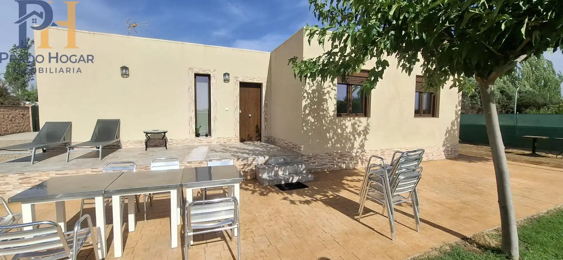 Houses for sale in Calle Calle Moscatel, Pepino