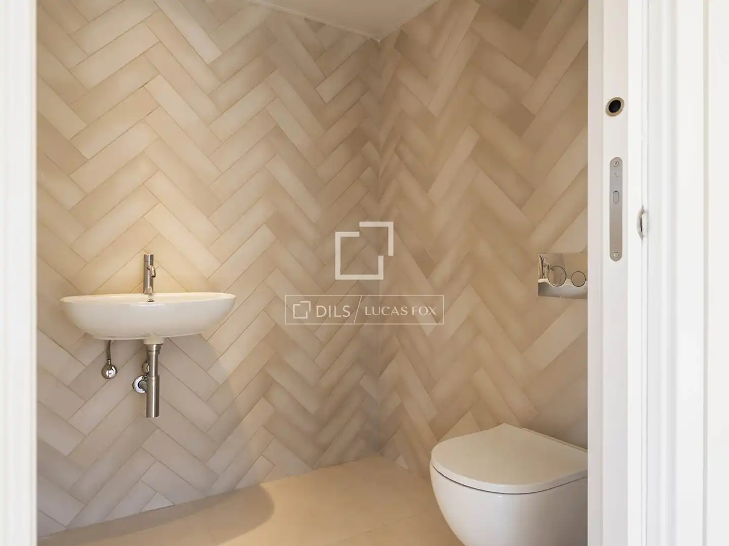 Bathroom of Attic for sale in Barcelona  with Air Conditioner, Terrace and Swimming Pool