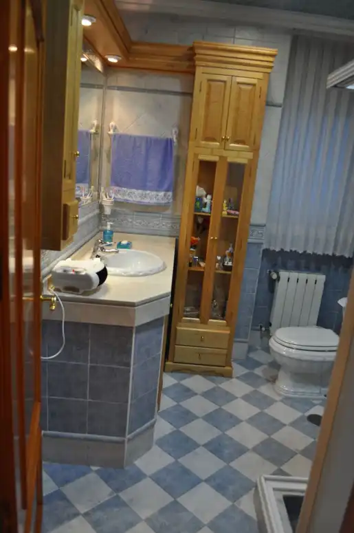 Bathroom of Country homes for sale in Dúrcal  with Furnished, Oven and Washing machine