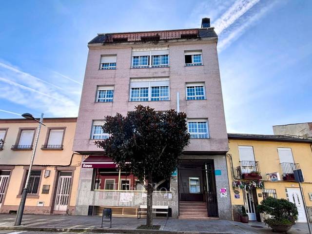 Local comercial en Venta en Rúa Miguel de Cervantes, 42 en Vilamartín de Valdeorras