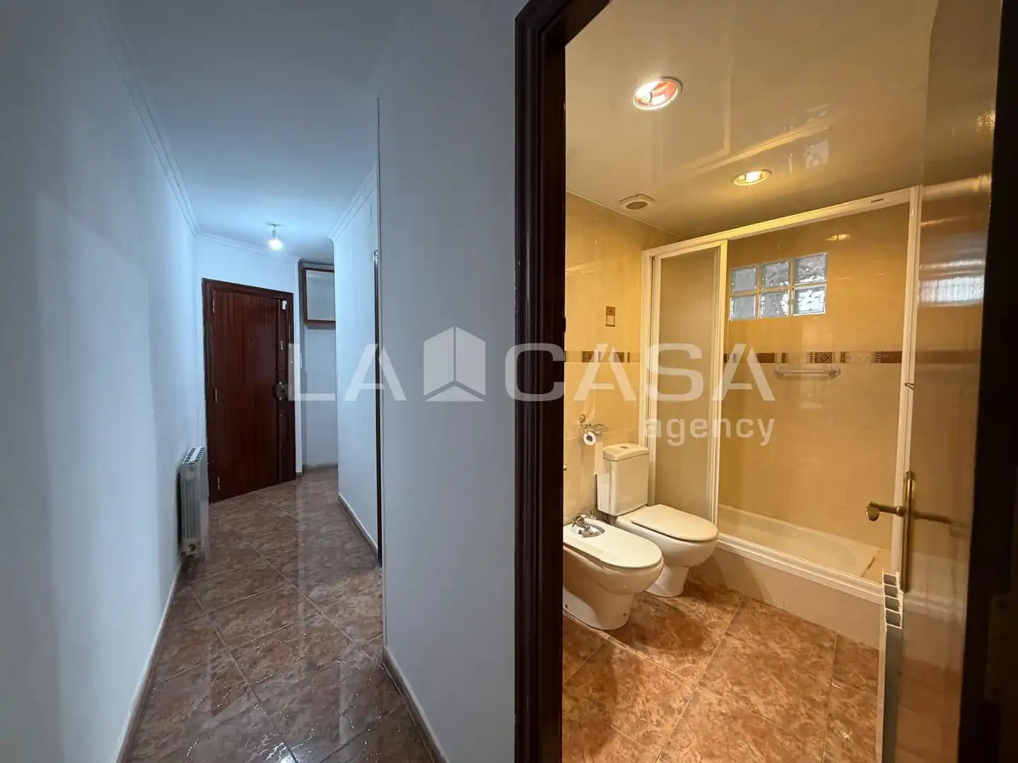 Wohnung zum Verkauf in Santa Coloma de Gramenet mit Heizung, Terrasse und Abstellraum