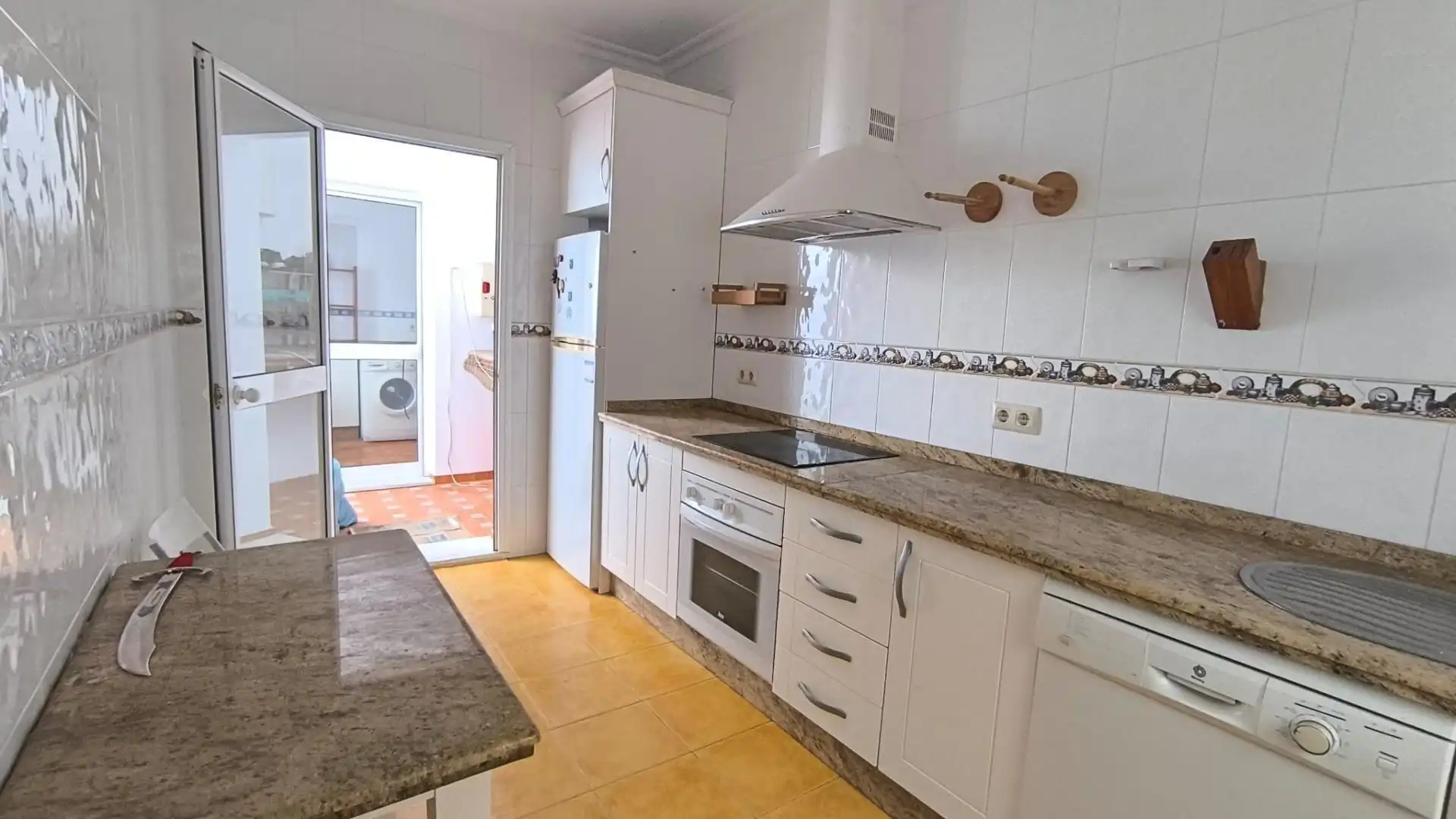Kitchen of Houses for sale in El Viso del Alcor