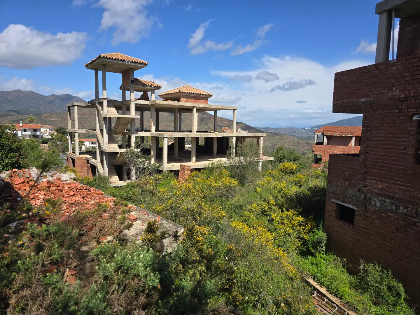 Vista exterior de Edifici en venda en Ojén amb Piscina comunitària
