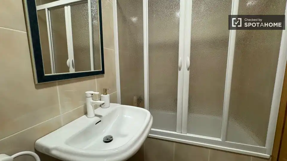 Baño de Piso de alquiler en Cullera con Aire acondicionado, Calefacción y Amueblado