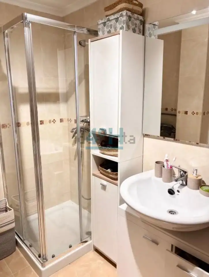 Bathroom of Flat for sale in Ourense Capital   with Heating and Balcony