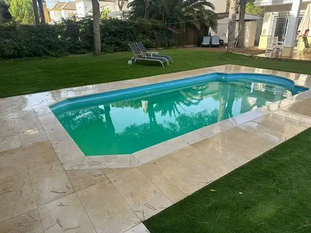 Piscina de Casa o chalet en venta en Chiclana de la Frontera con Aire acondicionado, Jardín privado y Trastero