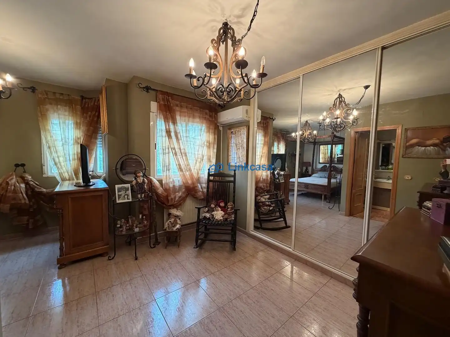Comedor de Casa adosada en venta en Velilla de San Antonio con Aire acondicionado, Calefacción y Jardín privado