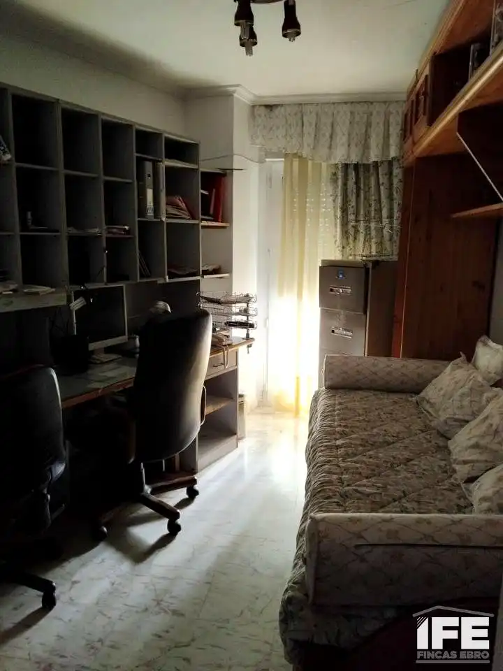 Habitación de Piso de alquiler en Alagón con Terraza y Amueblado