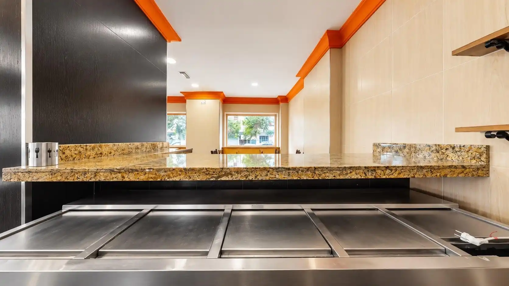 Cocina de Local en venta en Granada con Aire acondicionado y Amueblado