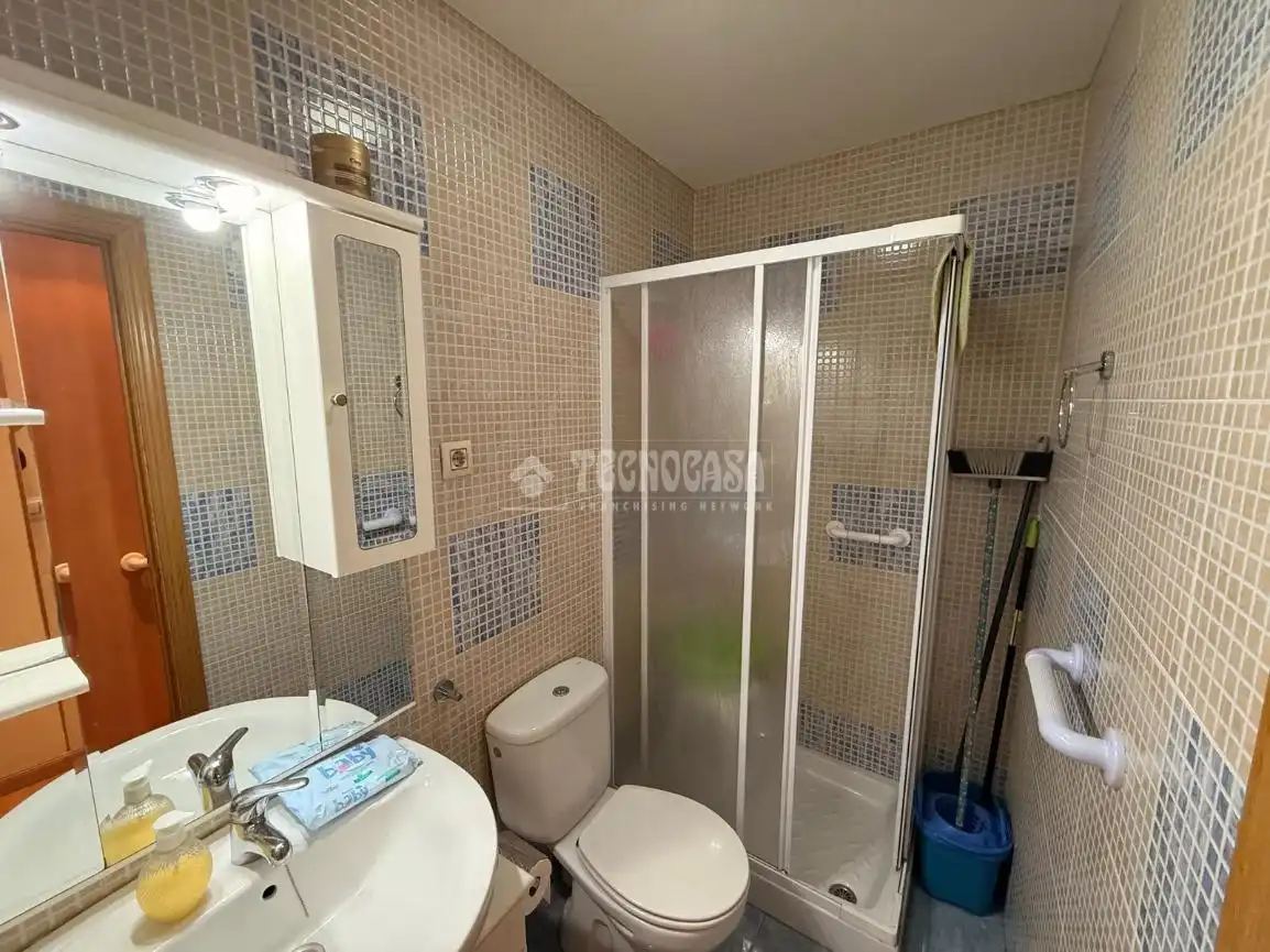 Badezimmer von Wohnung zum Verkauf in Madrid mit Klimaanlage, Möbliert und Haustechnik
