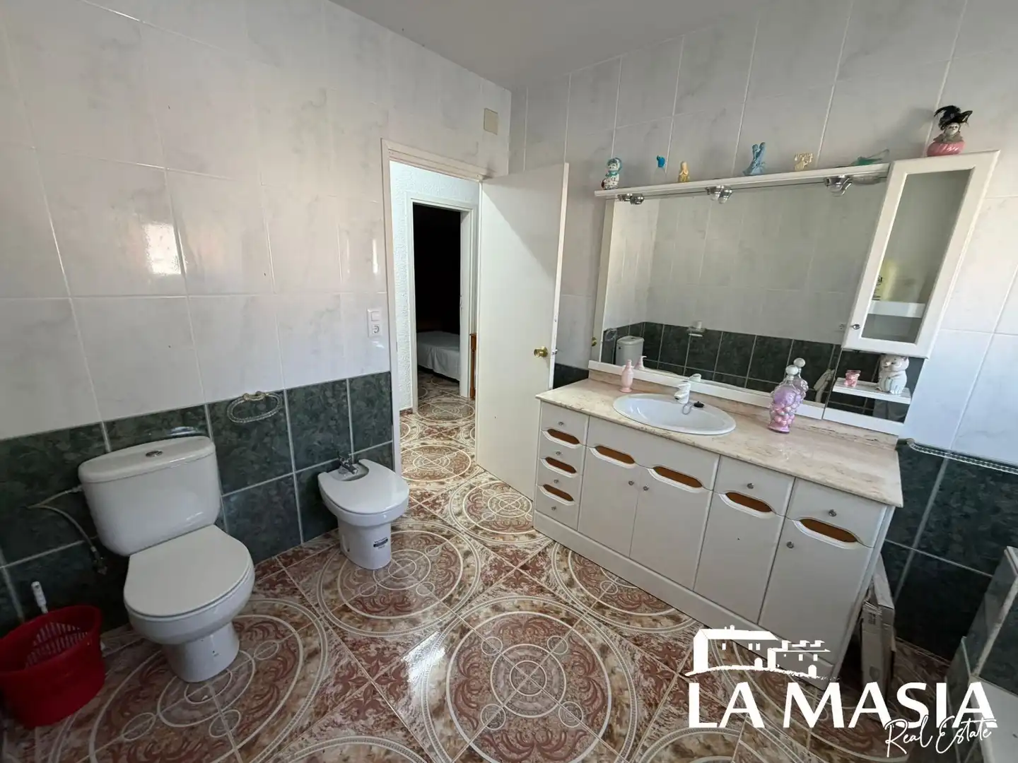 Bathroom of Houses for sale in La Bisbal del Penedès  with Private garden, Terrace and Storage room