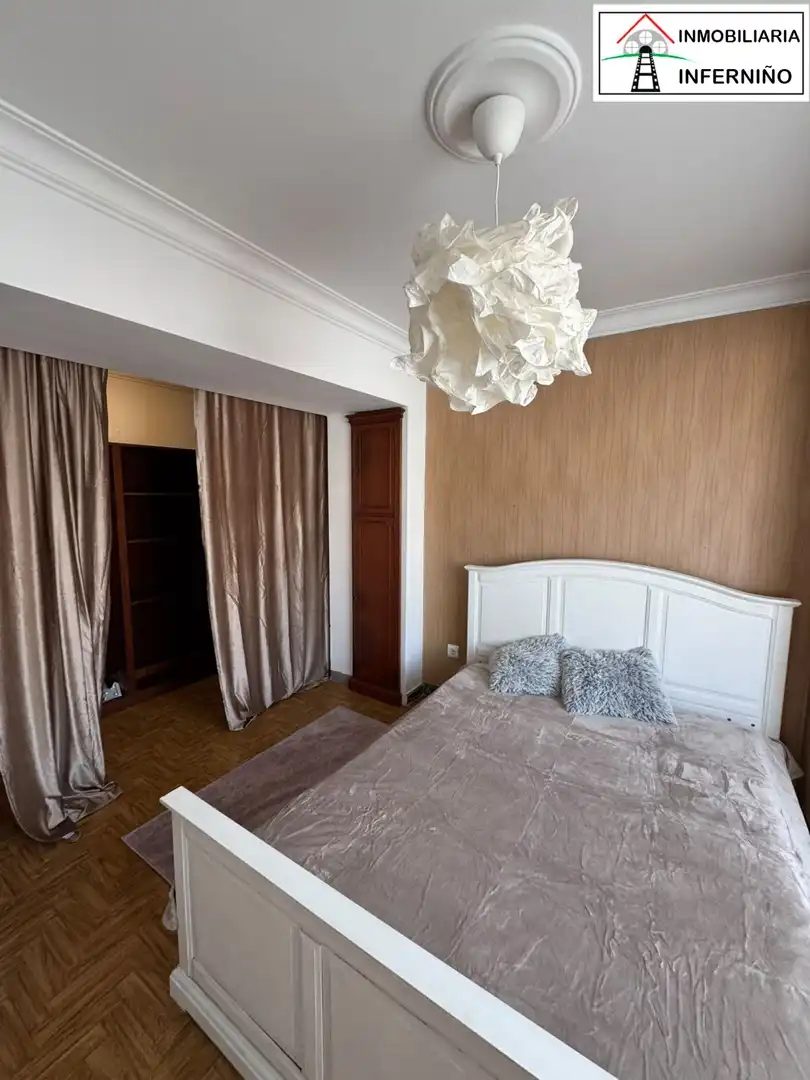 Schlafzimmer von Wohnung zum Verkauf in Ferrol mit Abstellraum und Balkon