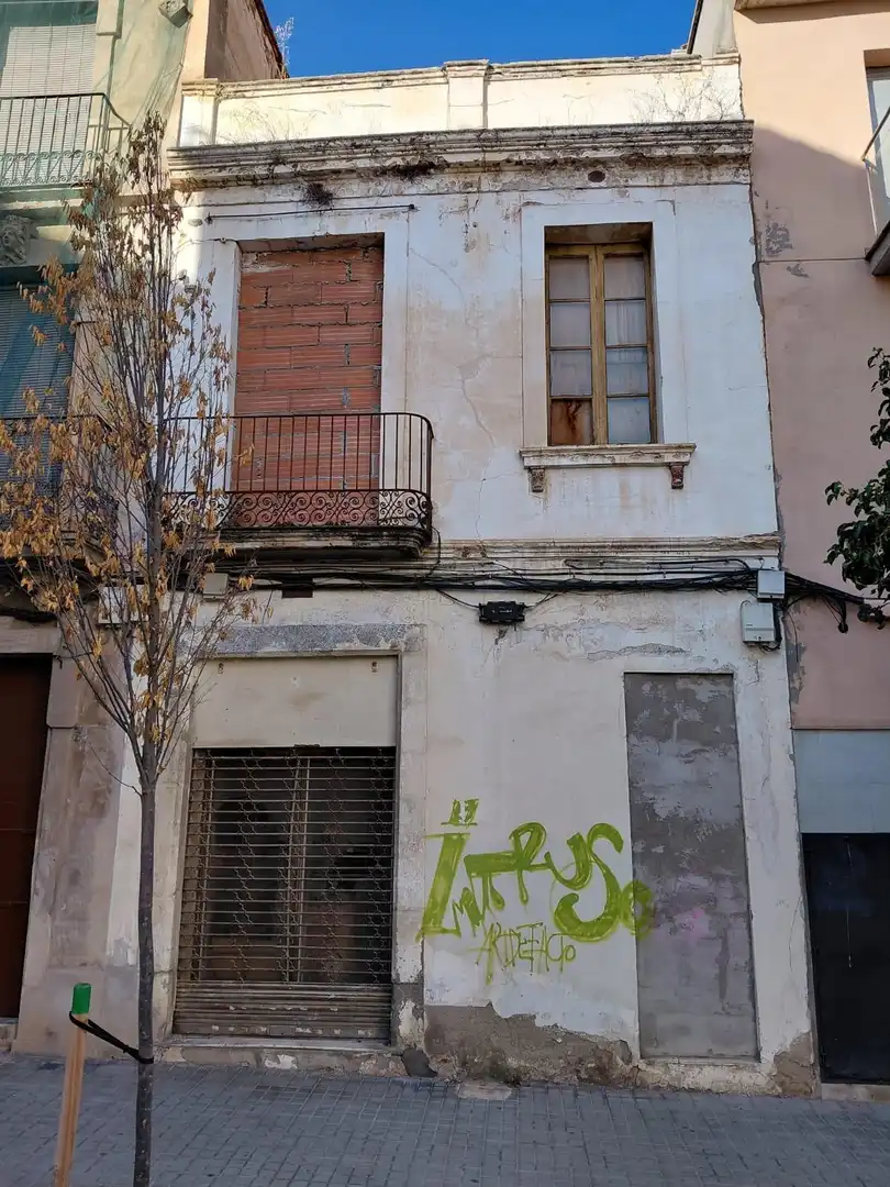 Außenansicht von Gebäude zum Verkauf in Mataró