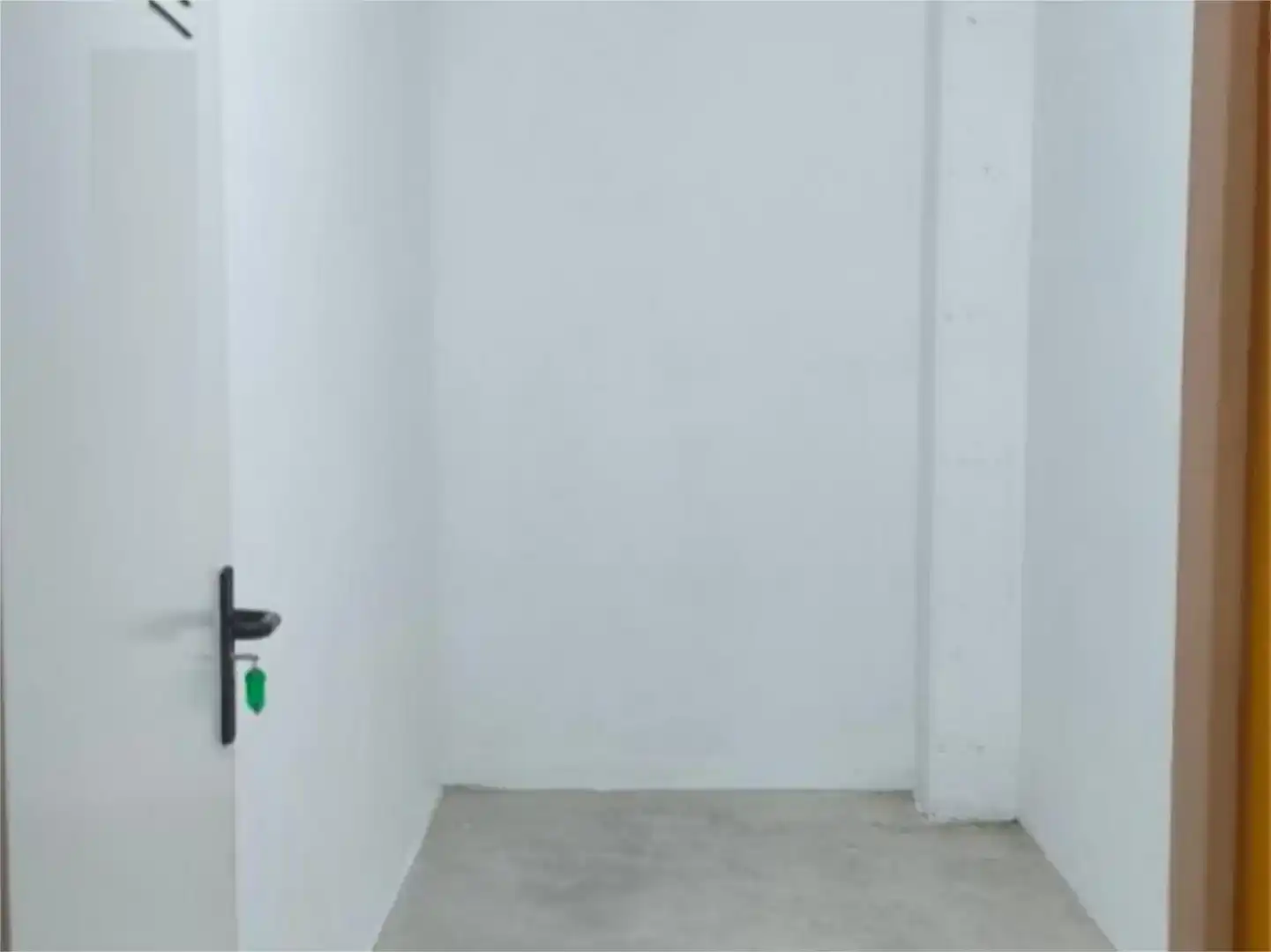 Storage room for sale in Valencia