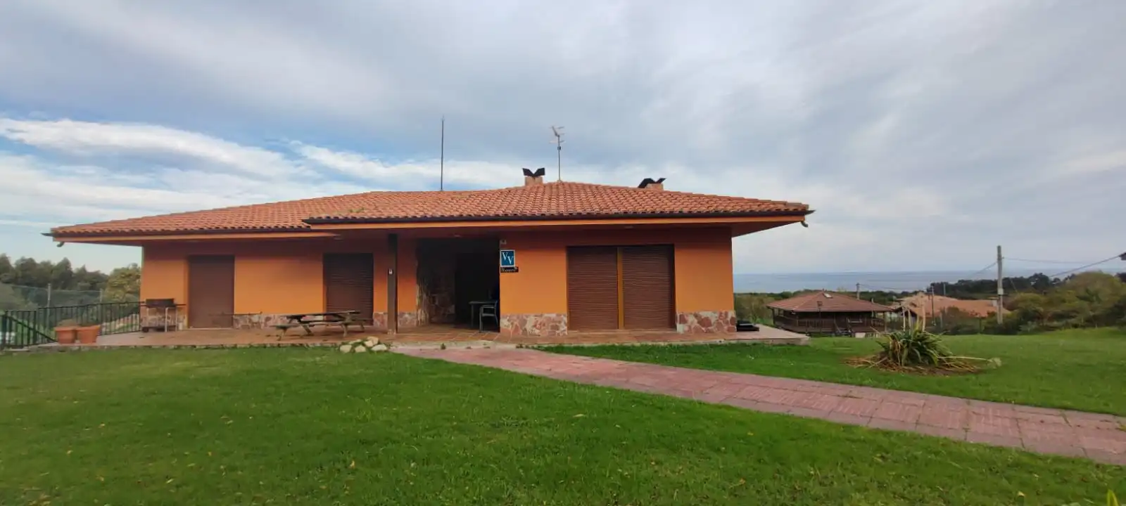 Außenansicht von Country house zum Verkauf in Llanes mit Heizung, Privatgarten und Terrasse