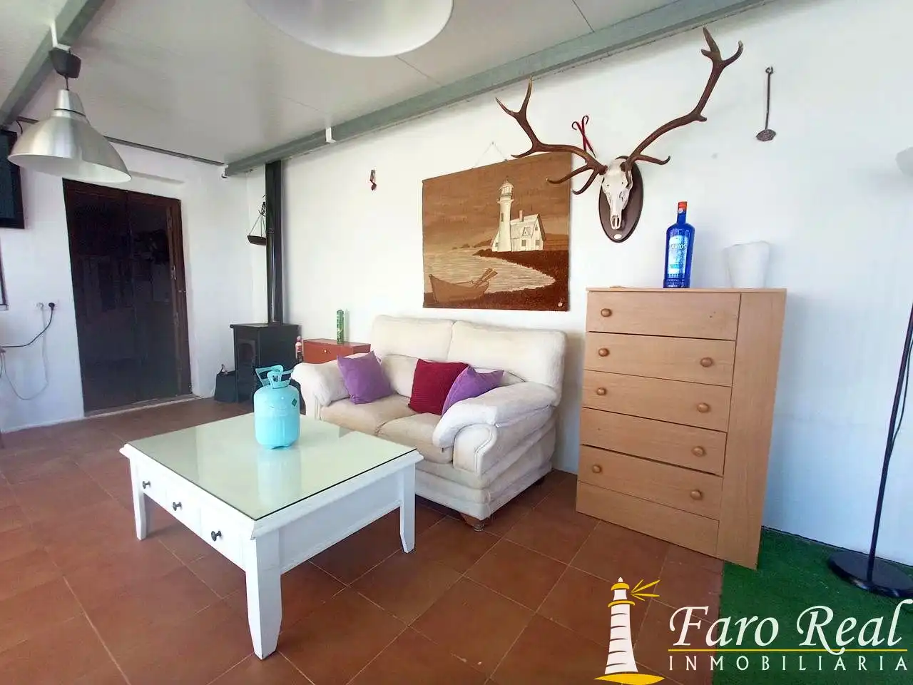 Sala de estar de Finca rústica de alquiler en Sanlúcar de Barrameda con Aire acondicionado, Jardín privado y Piscina