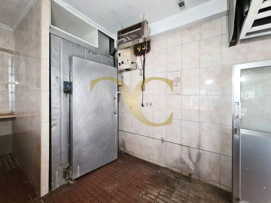 Cocina de Local en venta en Gijón 