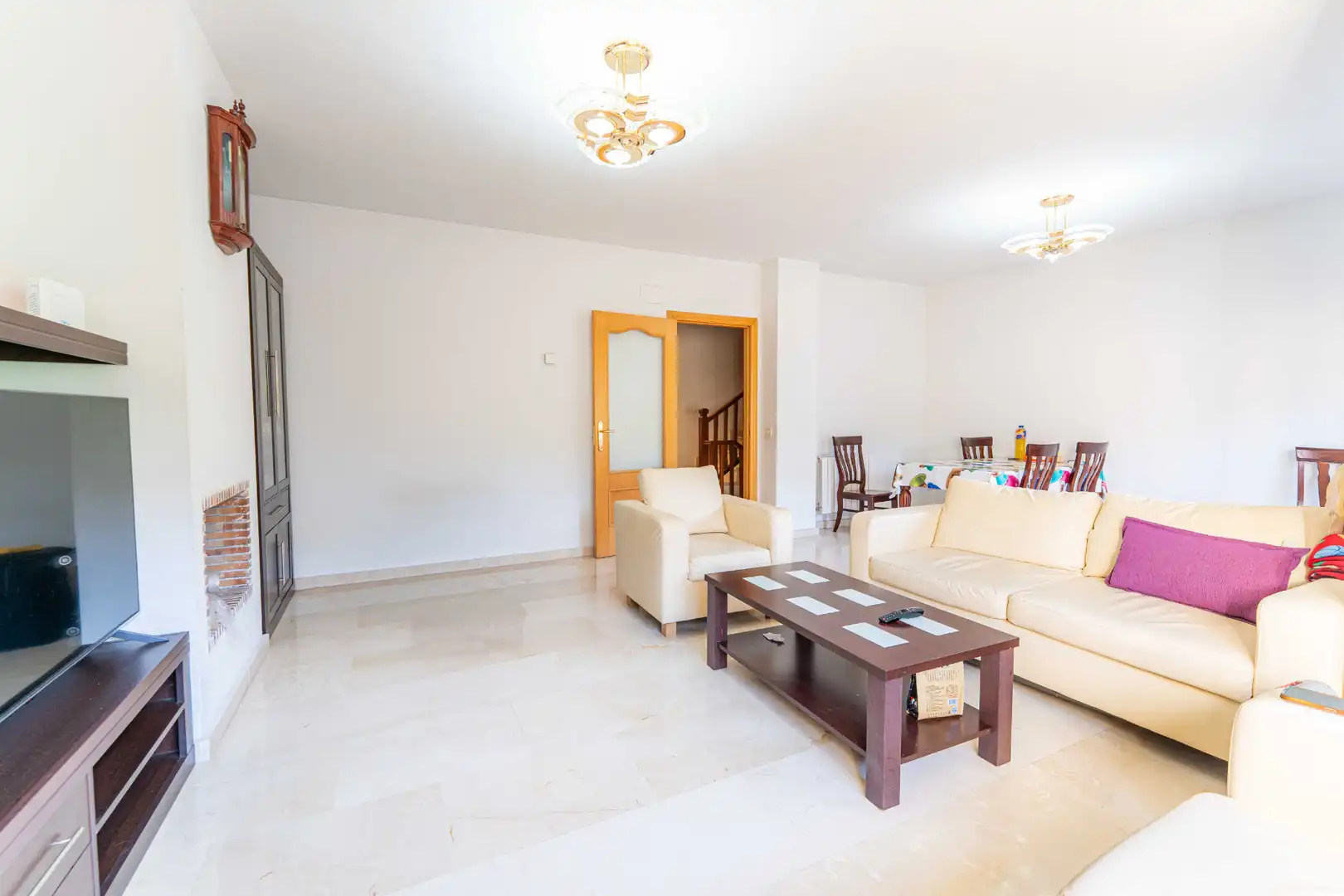 Living room of Houses for sale in Arroyomolinos (Madrid)  with Air Conditioner, Heating and Private garden