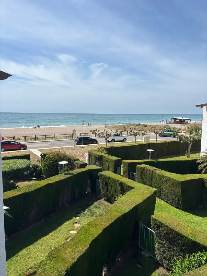 Vista exterior de Casa adosada en venta en Vandellòs i l'Hospitalet de l'Infant con Aire acondicionado, Jardín privado y Terraza