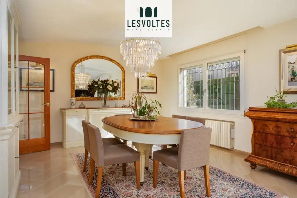 Comedor de Casa o chalet en venta en La Bisbal d'Empordà con Aire acondicionado, Calefacción y Jardín privado