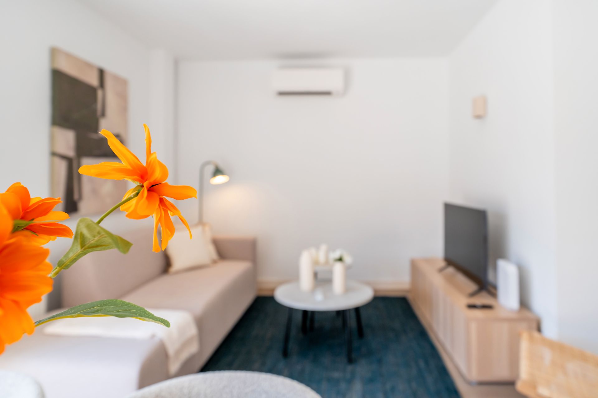 Living room of Flat for sale in  Madrid Capital  with Terrace, Storage room and Community pool