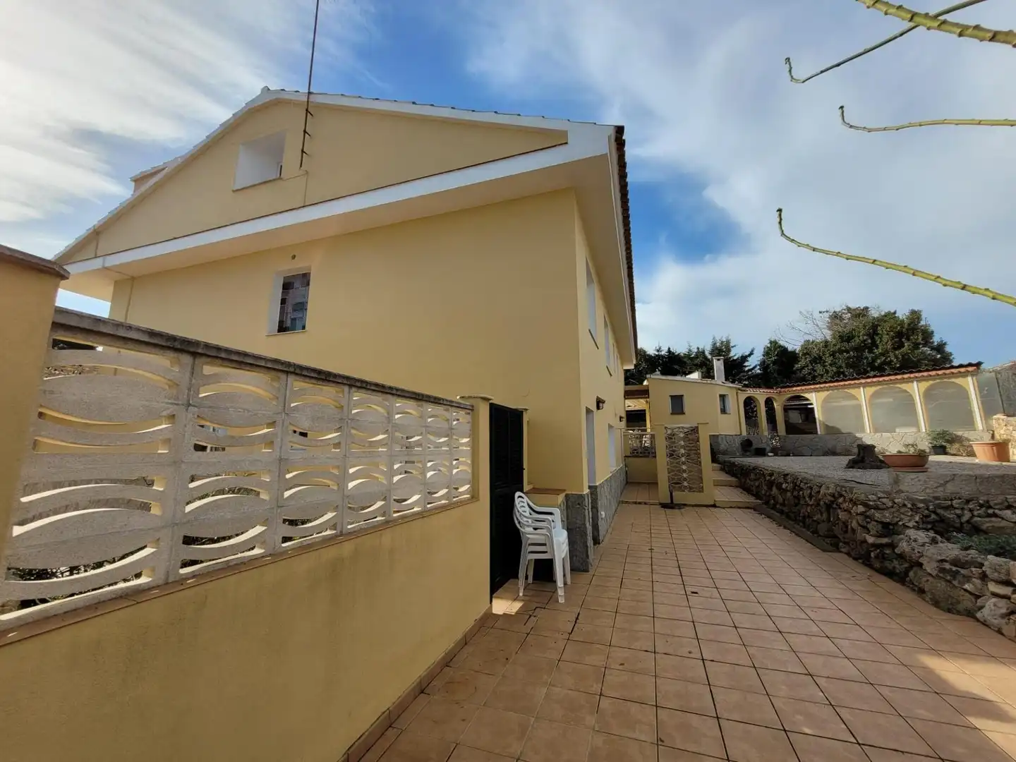 Vista exterior de Casa o xalet en venda en Es Castell amb Calefacció, Terrassa i Piscina