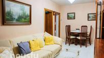 Living room of Flat for sale in  Madrid Capital