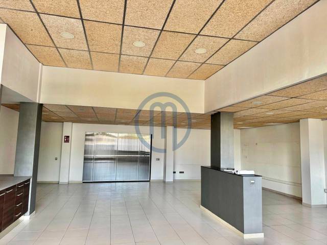 Local comercial en Alquiler en Nova en Montserrat - El Passeig